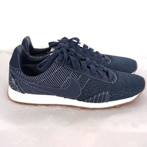 NIKE Montreal White and Navy Sneakers Women's size US 7.5